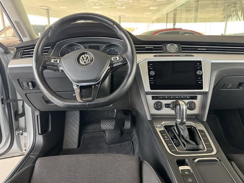 Volkswagen Passat 2,0TDI DSG 140kW*Masáž*Kam*Taž - fotka 9 z 37