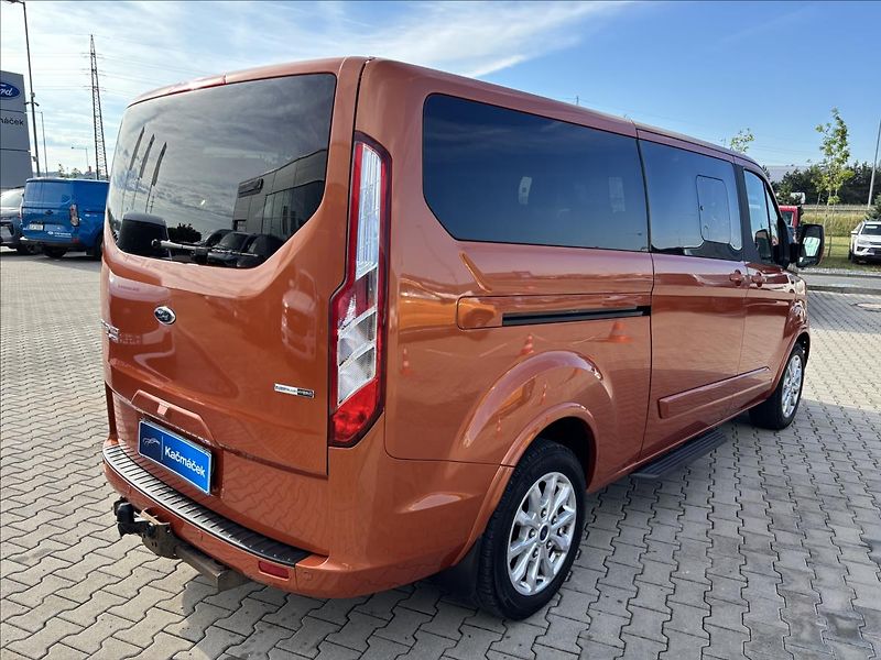 Ford Tourneo Custom 2,0 mHEV 136kW Titanium L2 - fotka 5 z 41