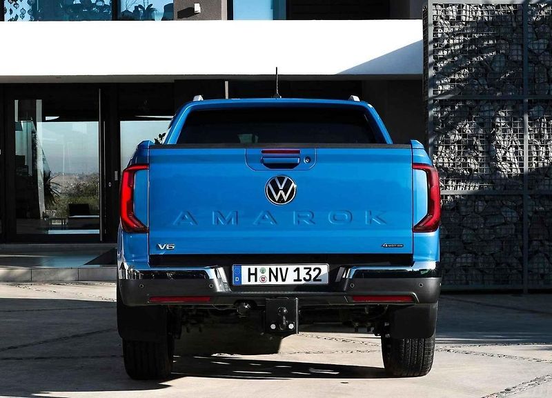 Volkswagen Amarok – s červenými vozy s motorem 2.0 TDI jsme se projeli v jihoafrickém terénu.