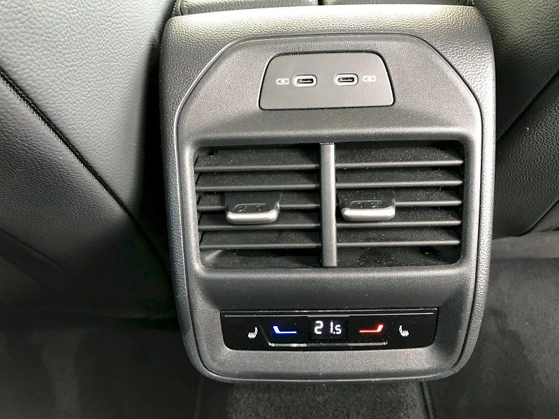 Škoda Superb (2025) COMBI L K TD 142/2.0 A7A - fotka 13 z 29
