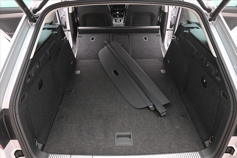 Škoda Superb 2,0 TDI 147 kW DSG 4x4 STYLE Z - fotka 11 z 32
