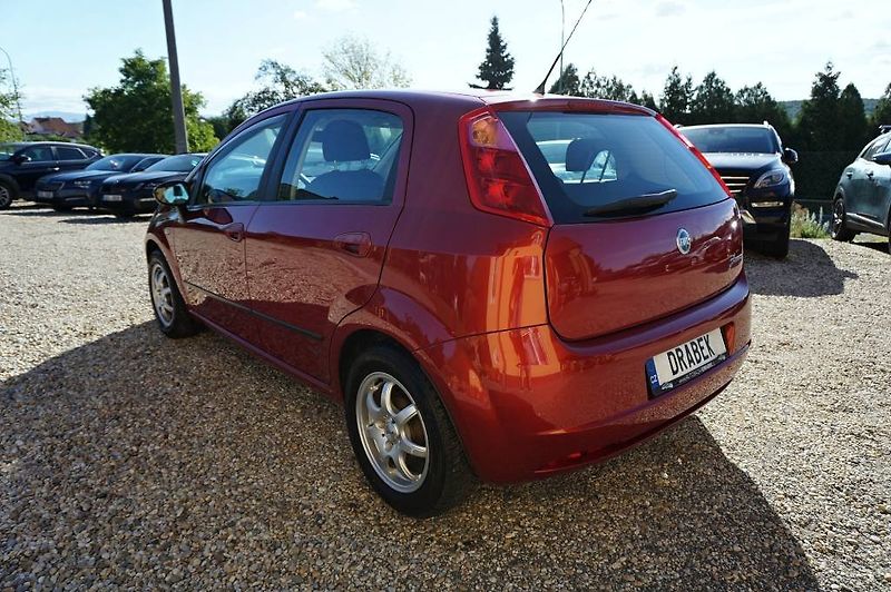 Fiat Grande Punto (2007) 1,2 48 kW - fotka 7 z 32