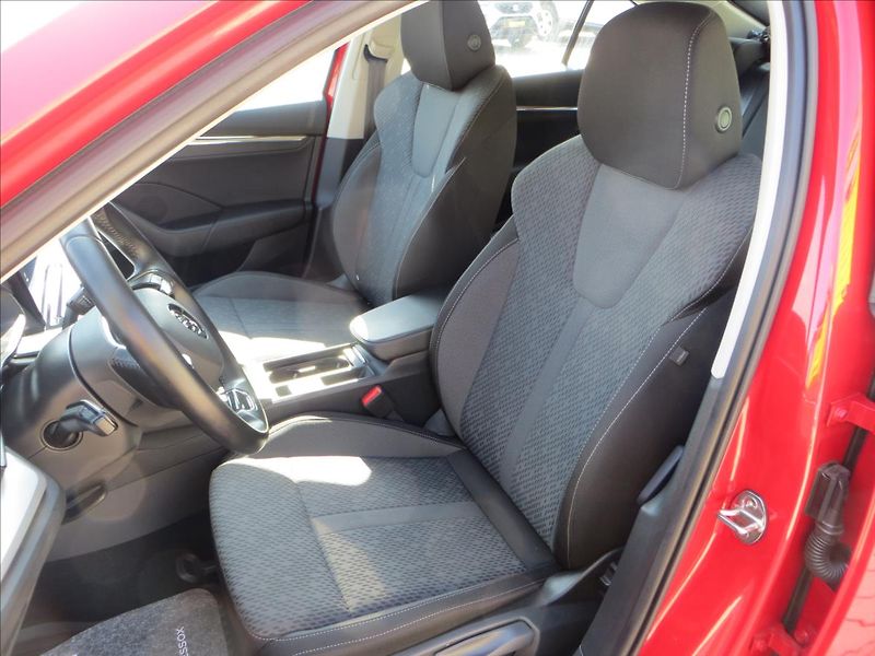 Škoda Octavia 2,0 TDI Style ČR - fotka 14 z 29