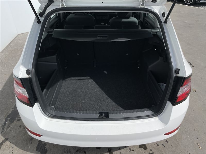 Škoda Fabia 1,0 TSI Combi Ambition Plus - fotka 24 z 24