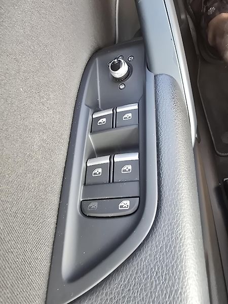 Audi Q5 (2020) AUDI Q5 Quatro 40TDI - TOP - fotka 21 z 27