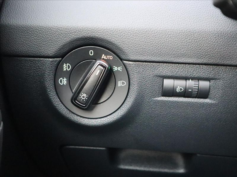 Škoda Octavia 1,4   TSi, DigiKlima, ParkPilo - fotka 11 z 31