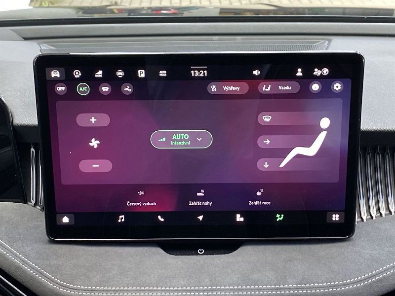 Škoda Superb (2025) 2.0 TDI 4x4 DSG SportLine - fotka 15 z 39