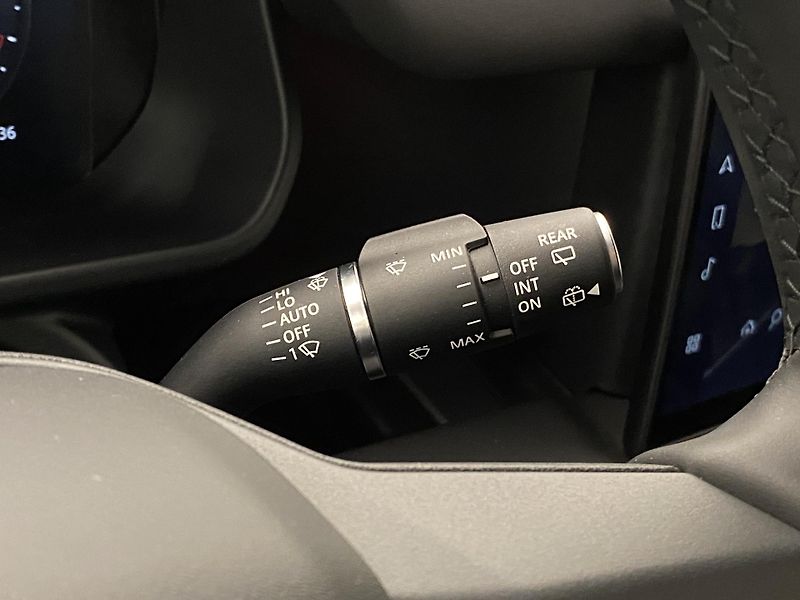 Land Rover Defender 110 D300 X-DYNAMIC SE AWD CZ - fotka 22 z 46
