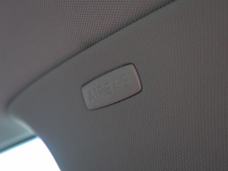 Volkswagen Golf (2011) 1.4TSI 90KW – PO SERVISU - fotka 33 z 48