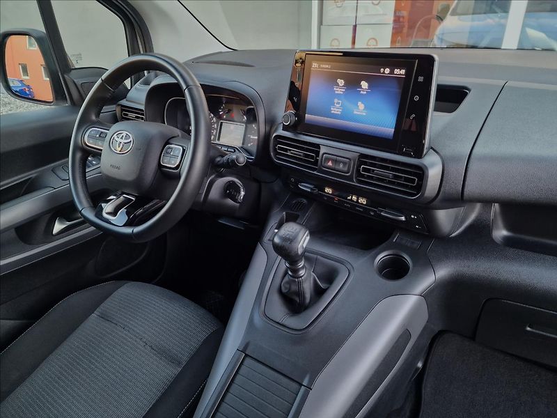 Toyota ProAce City 1.5 D-4D 130k L1 Family - fotka 38 z 49