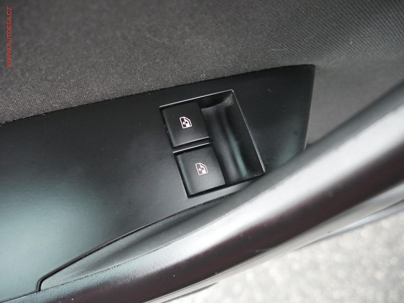 Opel Astra (2015) 1.6. CDTi, ČR, Klima - fotka 14 z 19