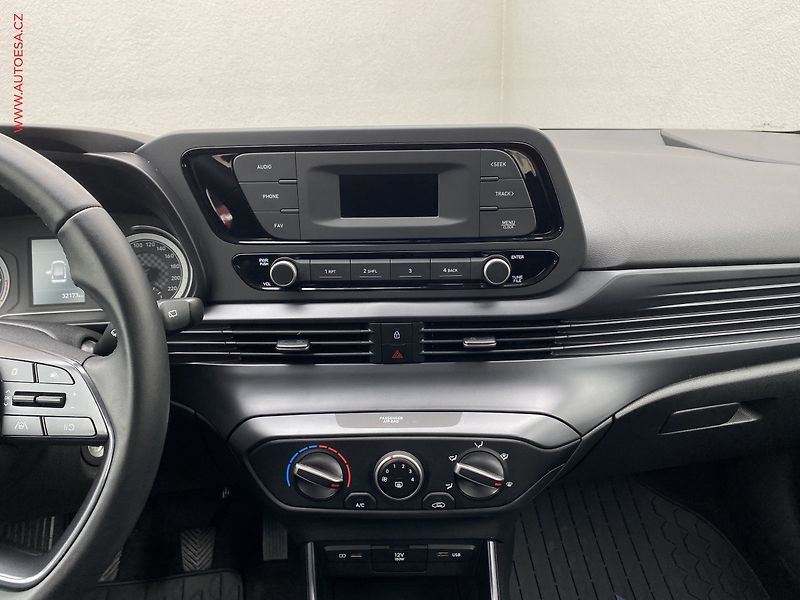 Hyundai i20 (2023) 1.2i, ČR, Comfort - fotka 12 z 15