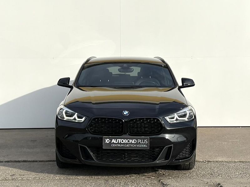 BMW X2 2.0d 140kW XDrive M-Paket - fotka 4 z 23