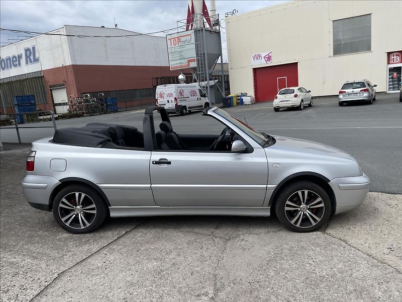 Volkswagen Golf 2,0i 85kW*Pěkný stav* - fotka 11 z 44