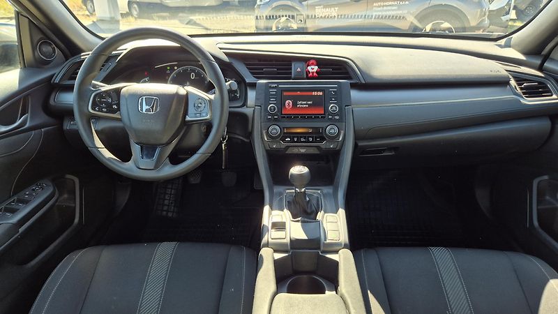 Honda Civic (2019) 1,0 VTEC Turbo - fotka 7 z 10