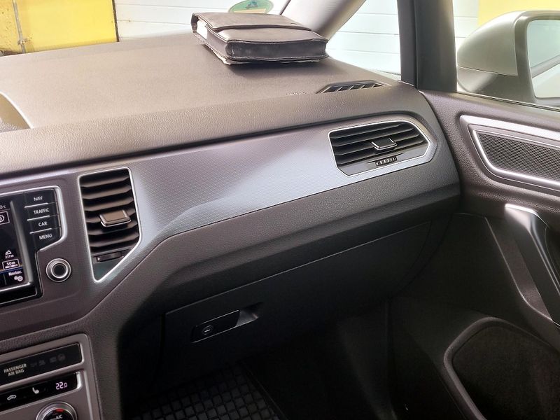 Volkswagen Golf Sportsvan TSi LOUNGE *SERV.KN. WEBASTO - fotka 34 z 69