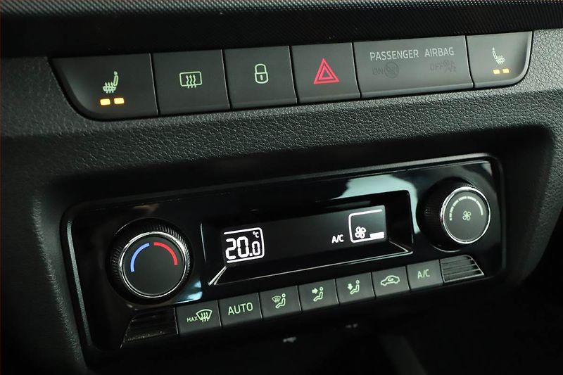 Škoda Fabia (2022) Style 1.0 TSI, Tempomat - fotka 10 z 14