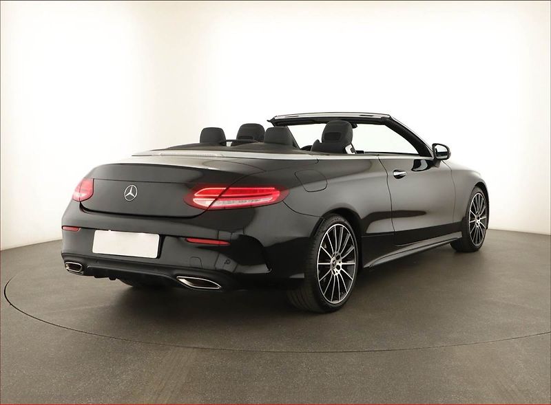Mercedes-Benz Třídy C (2021) C 300 - fotka 5 z 22
