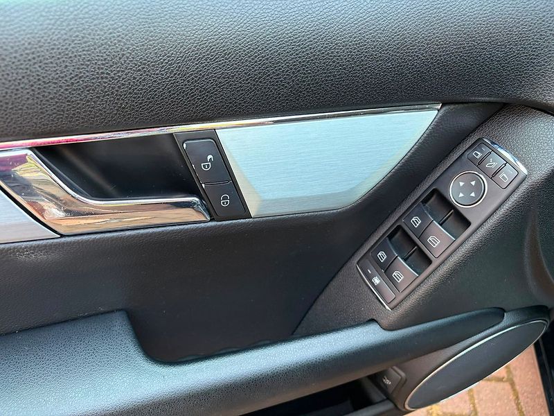 Mercedes-Benz Třídy C 220 CDi Aut. Elegance, ČR, Com - fotka 12 z 22