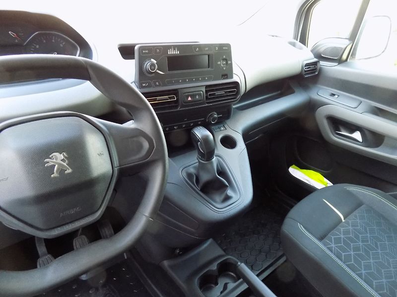 Peugeot Rifter (2021) 1.5HDi/L2H1/klimatizace/ČR/ - fotka 23 z 32