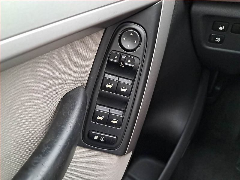 Citroën C4 Picasso (2009) 2.0 HDI, Automat, 7 míst - fotka 18 z 23