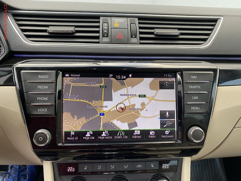 Škoda Superb (2015) 2.0 TDi 4x4, ČR, DSG - fotka 18 z 20