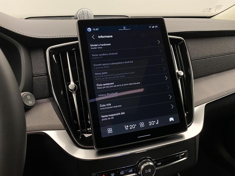 Volvo XC90 (2026) T8 AWD RECHARGE DARK ULTRA - fotka 66 z 75