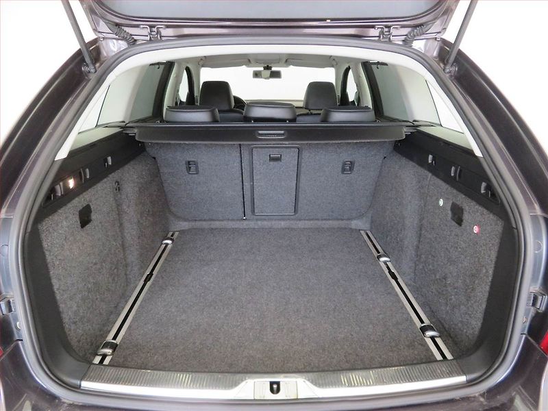 Škoda Superb (2010) Elegance 2.0 TDI, Navi, Xenony - fotka 14 z 16