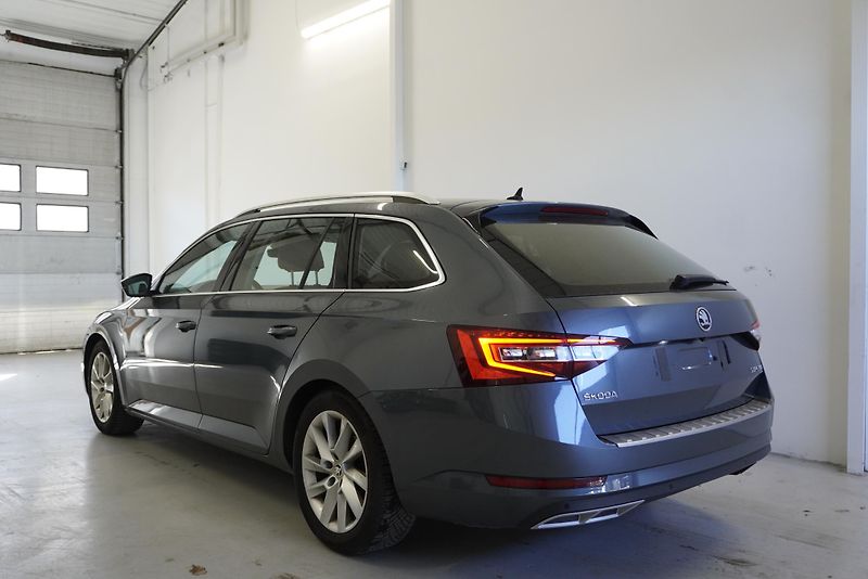 Škoda Superb 1,5 TSI SPORT LINE DSG - fotka 3 z 40