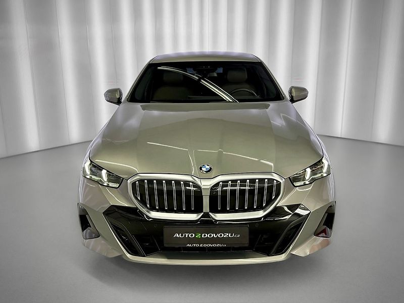 BMW Řada 5 520d xDrive, M-SPORT, HUD, H/K - fotka 3 z 33