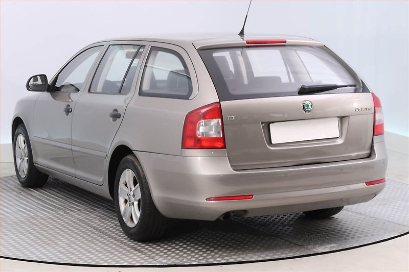 Škoda Octavia (2011) 1.6 TDI, Tempomat - fotka 4 z 15
