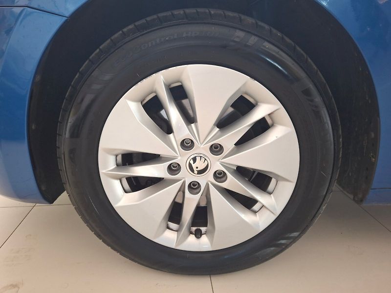 Škoda Octavia (2020) Combi Ambition Plus 1,5TSi 110 - fotka 33 z 33