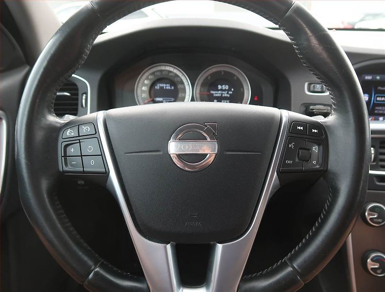 Volvo S60 (2011) D3, Automat, Navi, Tempomat - fotka 16 z 19