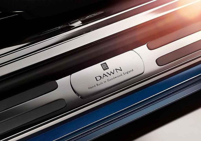 Rolls-Royce Dawn.
