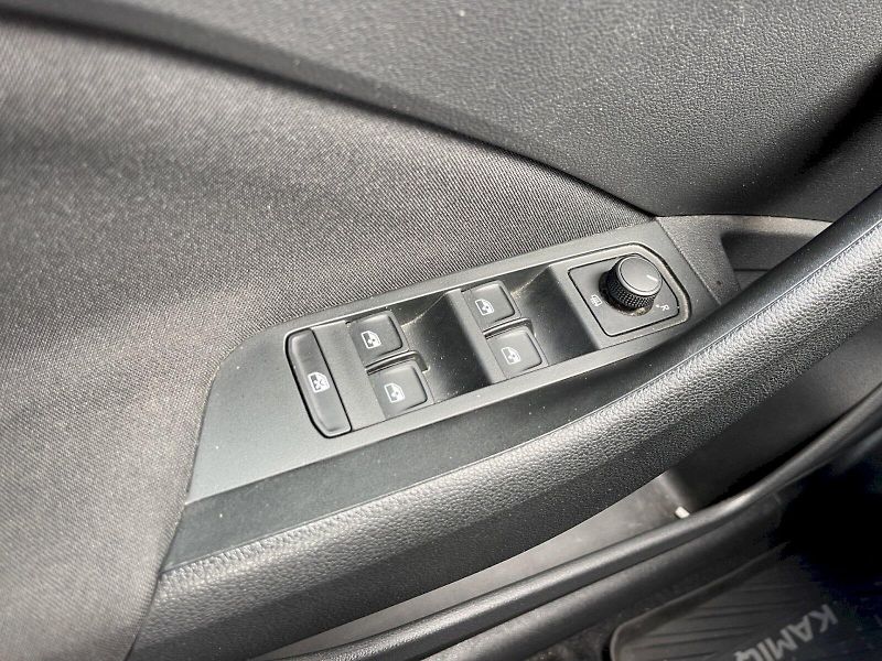 Škoda Kamiq (2023) 1.0 TSI 81 kW DSG Ambition Plu - fotka 19 z 28
