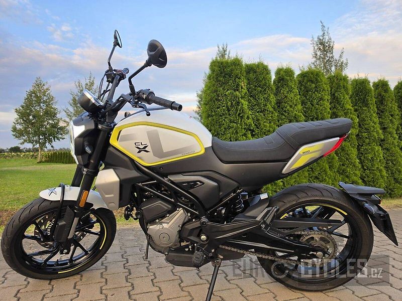 CFMOTO 300 CL-X (2024) - fotka 12 z 16