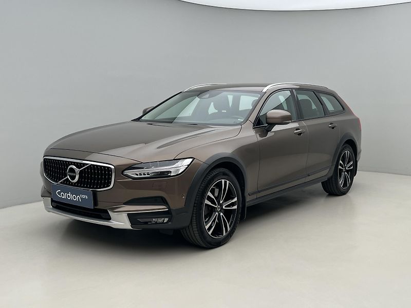 Volvo V90 CC D5 AWD PRO CZ 1. maj. - fotka 1 z 44