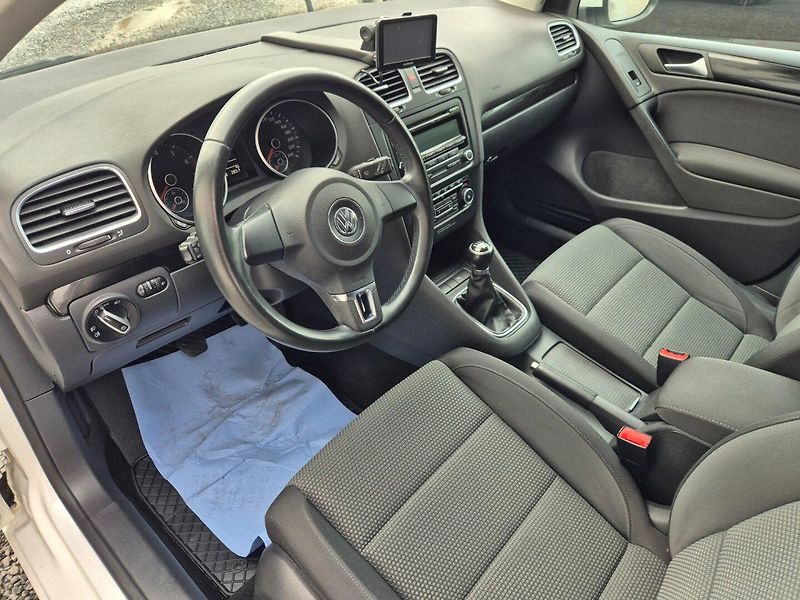 Volkswagen Golf (2012) 1.2 TSi - fotka 20 z 30