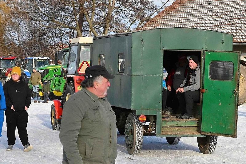 Přehlídka traktorů v Chmelišti. Foto: Richard Karban