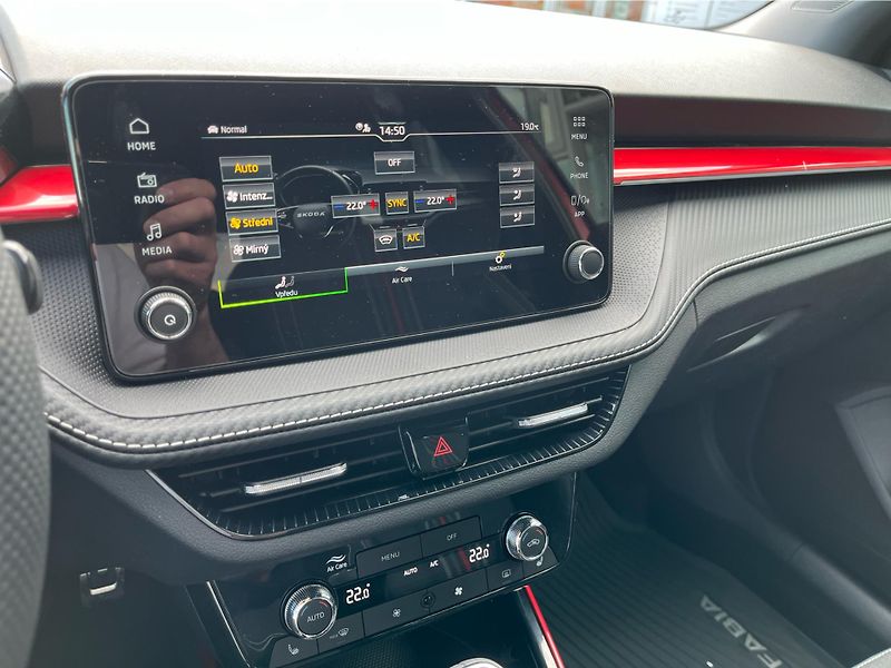 Škoda Fabia 1.0 TSi 85kW MONTECARLO DSG - fotka 18 z 26