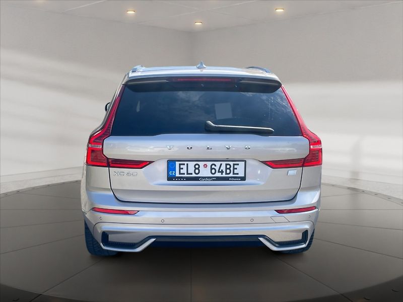 Volvo XC60 2,0 T6 Rech.Ult.Bright AWD AT - fotka 5 z 11