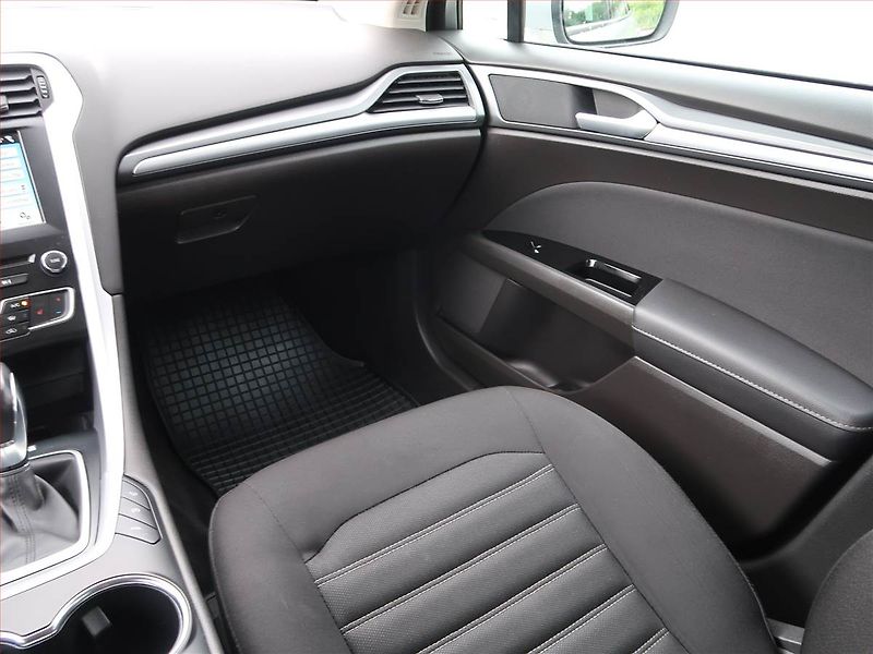 Ford Mondeo (2018) Trend 2.0 TDCI, Automat, Navi - fotka 8 z 18
