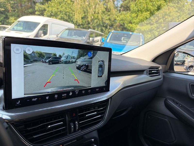 Ford Kuga AWD HEV TITANIUM CZ TOP VÝBAVA - fotka 18 z 19