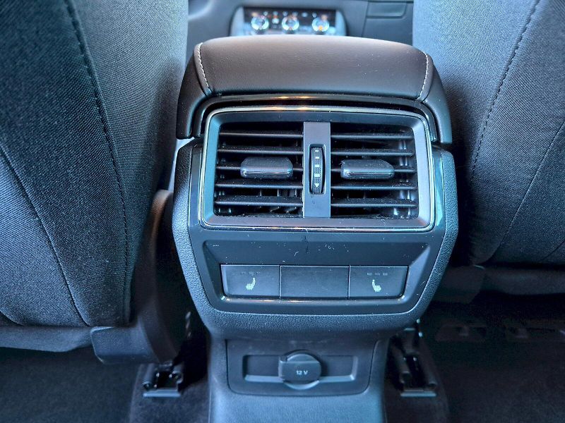 Škoda Karoq (2024) Top Selection 1.5 TSI 110 kW 7 - fotka 29 z 34
