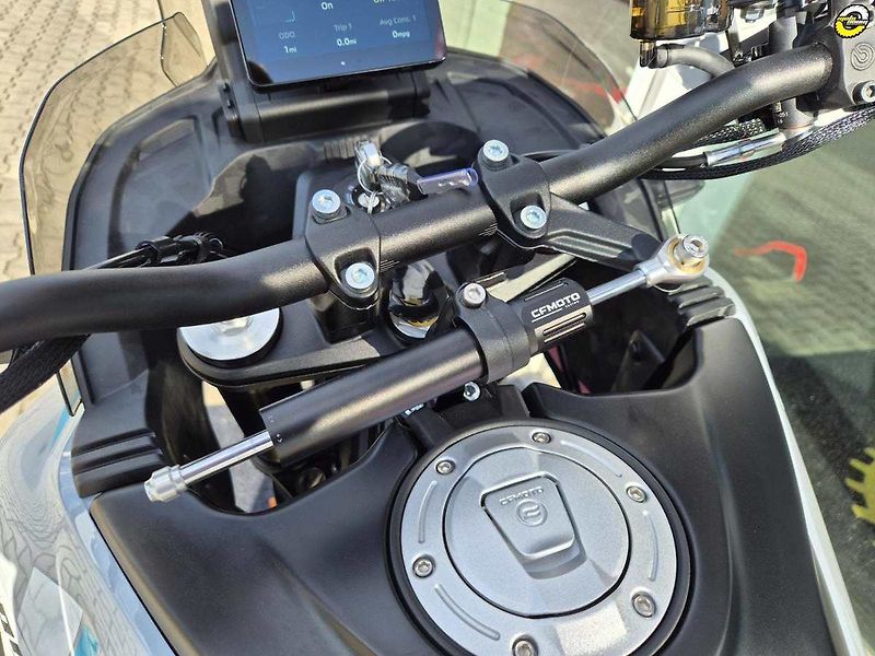 CFMOTO (2026) 1000 MT-X TOURING - fotka 39 z 43