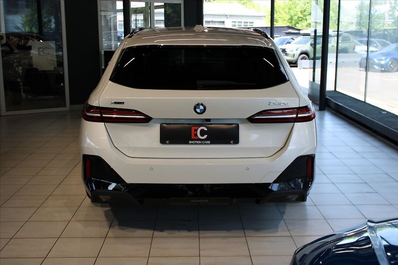 BMW Řada 5 540d xDrive M Sport DAProf/B&W - fotka 5 z 33