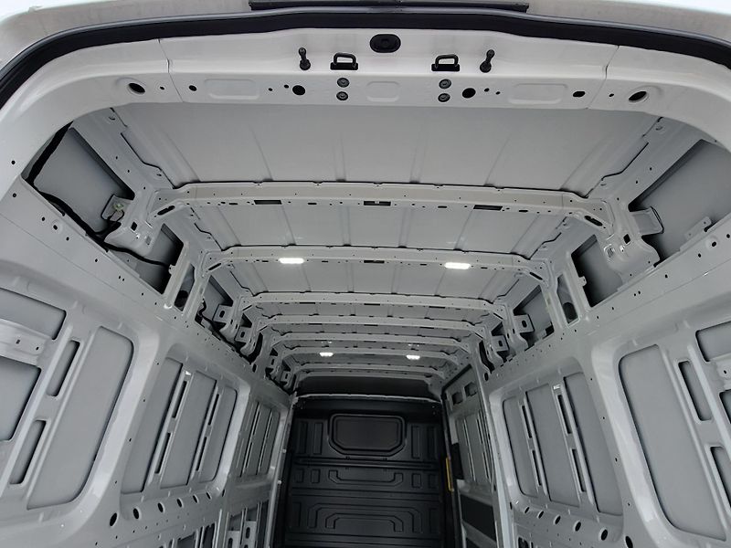 Volkswagen Crafter (2025) Skříň 35 103kW 6G FWD DR - fotka 9 z 25