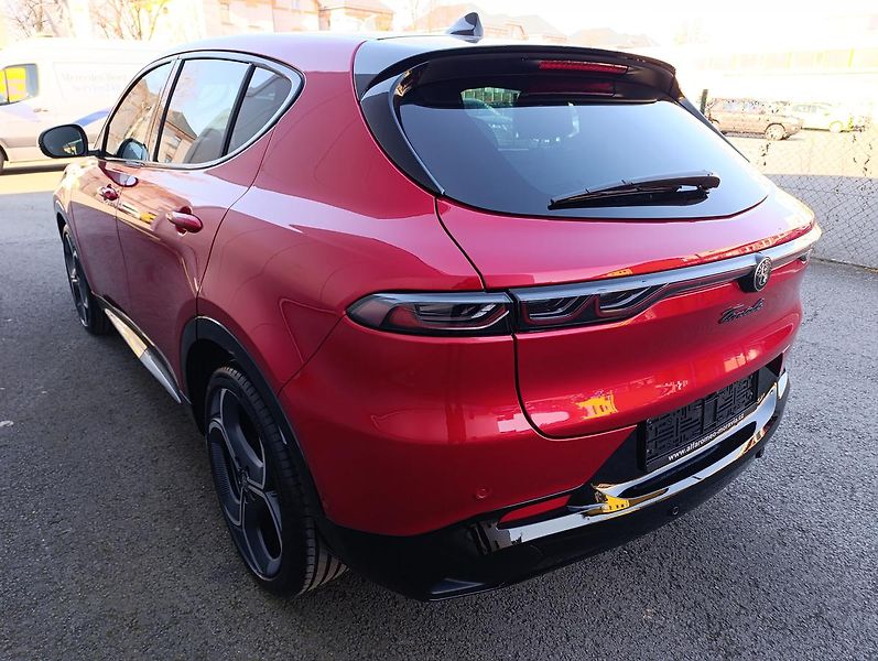 Alfa Romeo Tonale (2026) Sport Speciale 1,5 Ibrida 175k - fotka 8 z 44