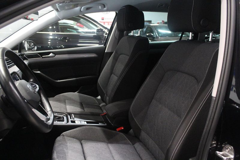 Volkswagen Passat (2023) 110kW, Tažné, Nezávislé topení - fotka 11 z 34