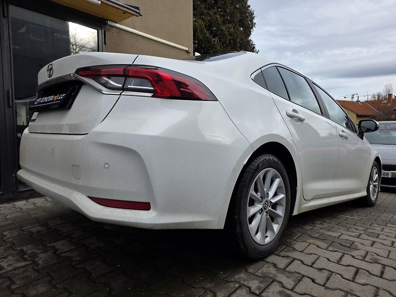 Toyota Corolla 1.5-1.MAJ-ZÁRUKA-NAVI-KAMERA   - fotka 9 z 20